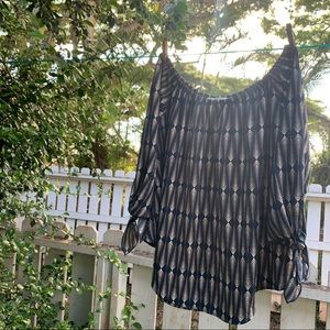 Cookies semi off-shoulder patterned blouse 💙